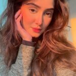 Srishti Jain Instagram - Make up looks I’m proud of! I love experimenting with make up! I’ve always loved art as a child and make up is art and I enjoy it! I love dressing up and love doing my hair and make up and I love the confidence it adds to my personality ( which is already pretty awesome btw). . . . . . . . . . . . . . . . . . #reels #makeupartist #makeup #makeuplooks #glossy #dewymakeup #pinkthememakeup #blue #makeupreels #makeuplover #reelsinstagram #reelsindia #reelitfeelit #instagood #instagram #instalike #instafashion #instadaily #instamood #newreels #newpost #postoftheday #explore #explorepage #love #light