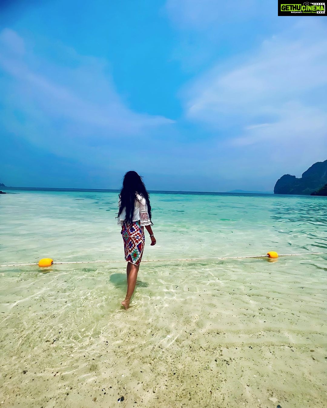 Srishti Jain Instagram - I think I’m in love🦋 . . . . . . . . . . . . . . . . . #ocean #blue #whitesand #island #krabi #phuket #beach #beautifuldestinations #travel #beachvibes #blueskies #bluewater #sea #asthetic #travelphotography #traveltheworld #travelgram #waterbaby #thailand #instagram #instagood #instalike #instadaily #explore #explorepage✨ #love #happylife Phuket, Thailand