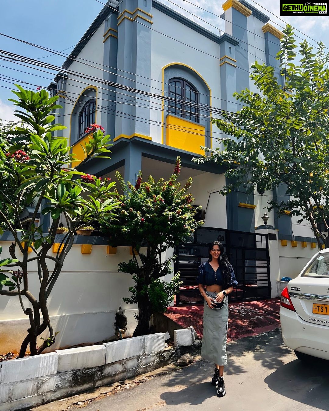 Srishti Jain Instagram - Visited my old school and my old house! A place where I grew up and a place that holds a very special place in my heart! Both these places have beautiful childhood memories and this school I give credit for shaping me! @_delhi_public_school . . . . . . . . . . . . . . . . . . . . #oldmemories #childhoodmemories #nostalgia #happytimes #love #school #oldhouse #instagood #instagram #instalike #instadaily #newpost #explore #explorepage #postoftheday Secundurabad, Andhra Pradesh, India