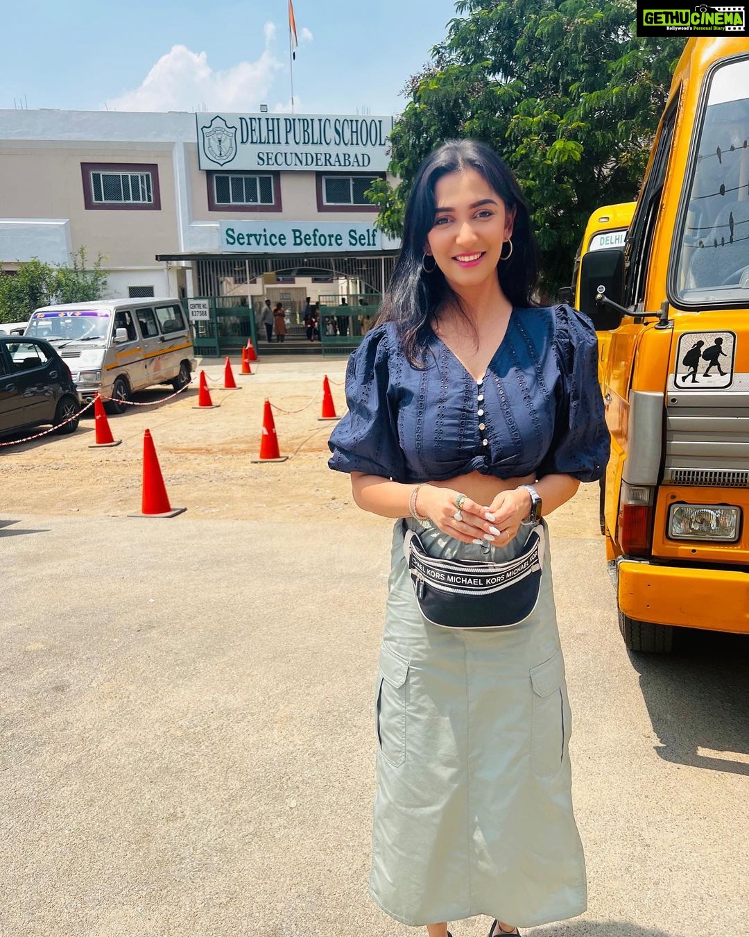 Srishti Jain Instagram - Visited my old school and my old house! A place where I grew up and a place that holds a very special place in my heart! Both these places have beautiful childhood memories and this school I give credit for shaping me! @_delhi_public_school . . . . . . . . . . . . . . . . . . . . #oldmemories #childhoodmemories #nostalgia #happytimes #love #school #oldhouse #instagood #instagram #instalike #instadaily #newpost #explore #explorepage #postoftheday Secundurabad, Andhra Pradesh, India