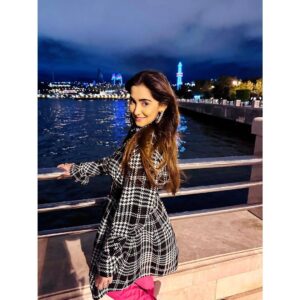 Srishti Jain Instagram - Swipe for a closer look! 
.
.
.
.
.
.
.
.
.
.
.
.
.
.
.
.
.
.
:
#baku #bakuazerbaijan #travel #travelphotography #travelgram #bakuboulevard #instagood #instagram #instalike #instadaily #instafashion #instamood #winteroutfit #ootn #nightlights #explore #explorepage #newpost #post #postoftheday #makeuponfleek #blackandwhite