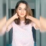 Srishti Jain Instagram - Cause ummm it’s more relatable! Trying to make you smile this morning❤️ . . . . . . . . . . . #instadaily #instagood #instagram #newvideo #newpost #comedy #tiktok #tiktokindia #dance #goodvibes #happy #explorepage #explore #funny #funnyvideos #daily #repost from @srishti__jain Reposted by @repostwith