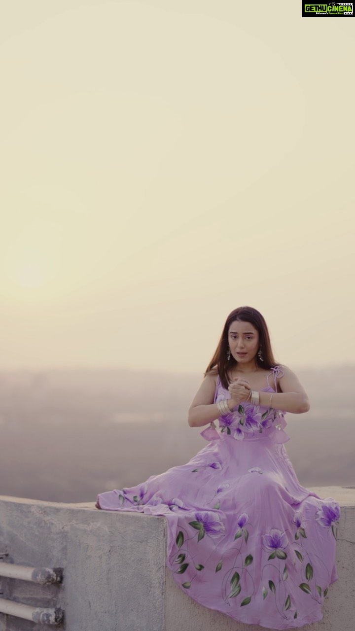 Srishty Rode - 82.1K Likes - इश्के दी गलियाँ 💜
🎥 @simrangill_photography
.
.
.
.
Choreography:- @dancewithshristy
.
.
.
.
#haulehaule #dance #dancereels #reels #reelitfeelit #reelkarofeelkaro #trendingreels #trending