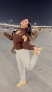 Srishty Rode Instagram - Day 1 in Dubai ❤️😝 . Top :- @pankhclothing . #reels #reelsinstagram #reelitfeelit #reelkarofeelkaro #trendingreels