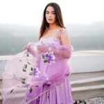 Srishty Rode Instagram - इश्के दी गलियाँ 💜 📸 @simrangill_photography . Outfit:- @aachho X @dinky_nirh Jutti:- @jaysoleindia