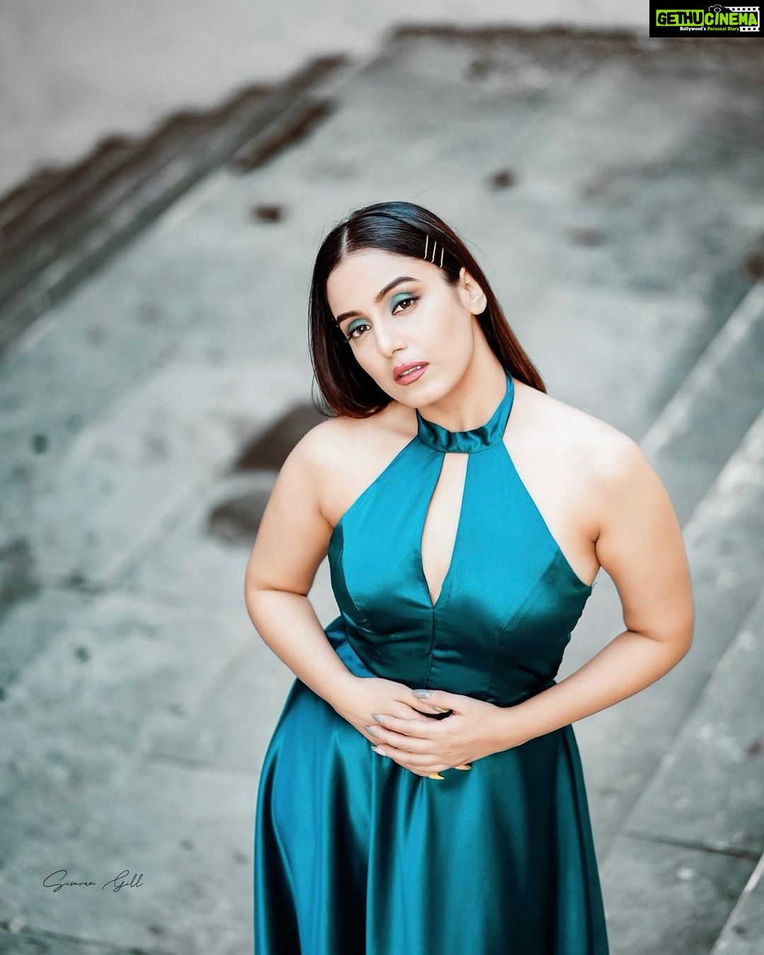Srishty Rode Instagram - Everything starts with a dream ✨ . 📸 @simrangill_photography