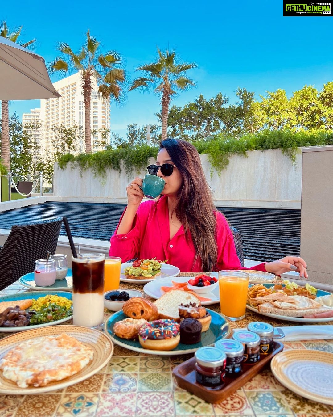 Srishty Rode Instagram - Having my most important meal of the day Do-Nut Disturb ππΈπ© Emirate of Dubai
