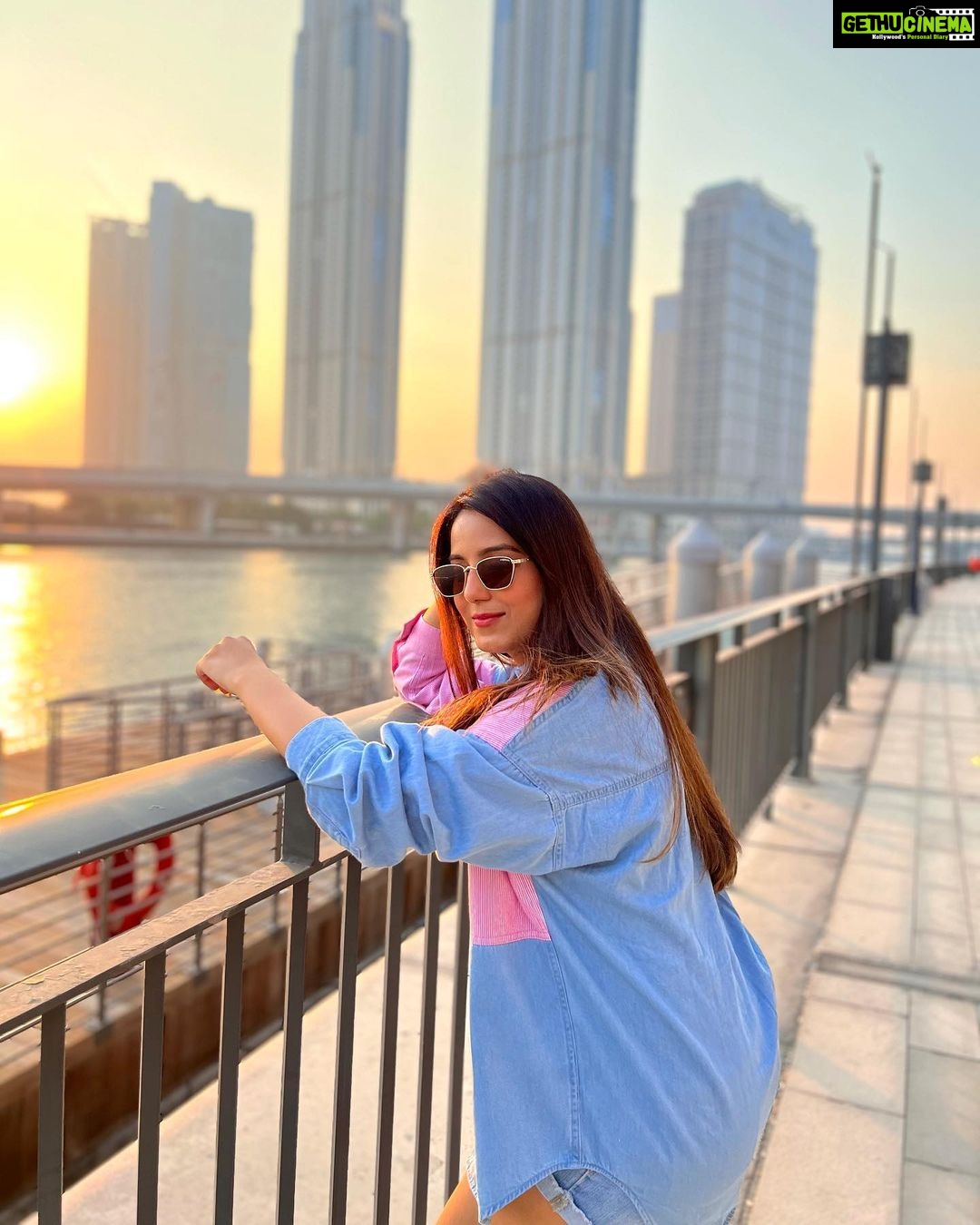 Srishty Rode Instagram - Sunshine on my mind ☀️ Emirate of Dubai