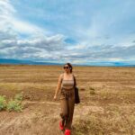 Srishty Rode Instagram - Blending In 🤍 . 📍@holidayinnnairobi #holidayinnnairobi @goldcoastfilmsofficial Nairobi