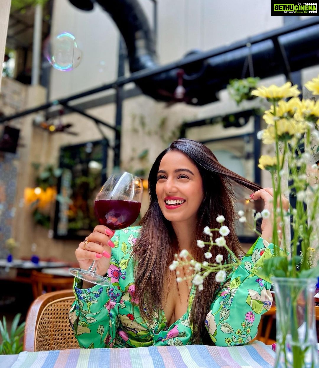 Srishty Rode Instagram - Sunday Bubble Brunch 🌸