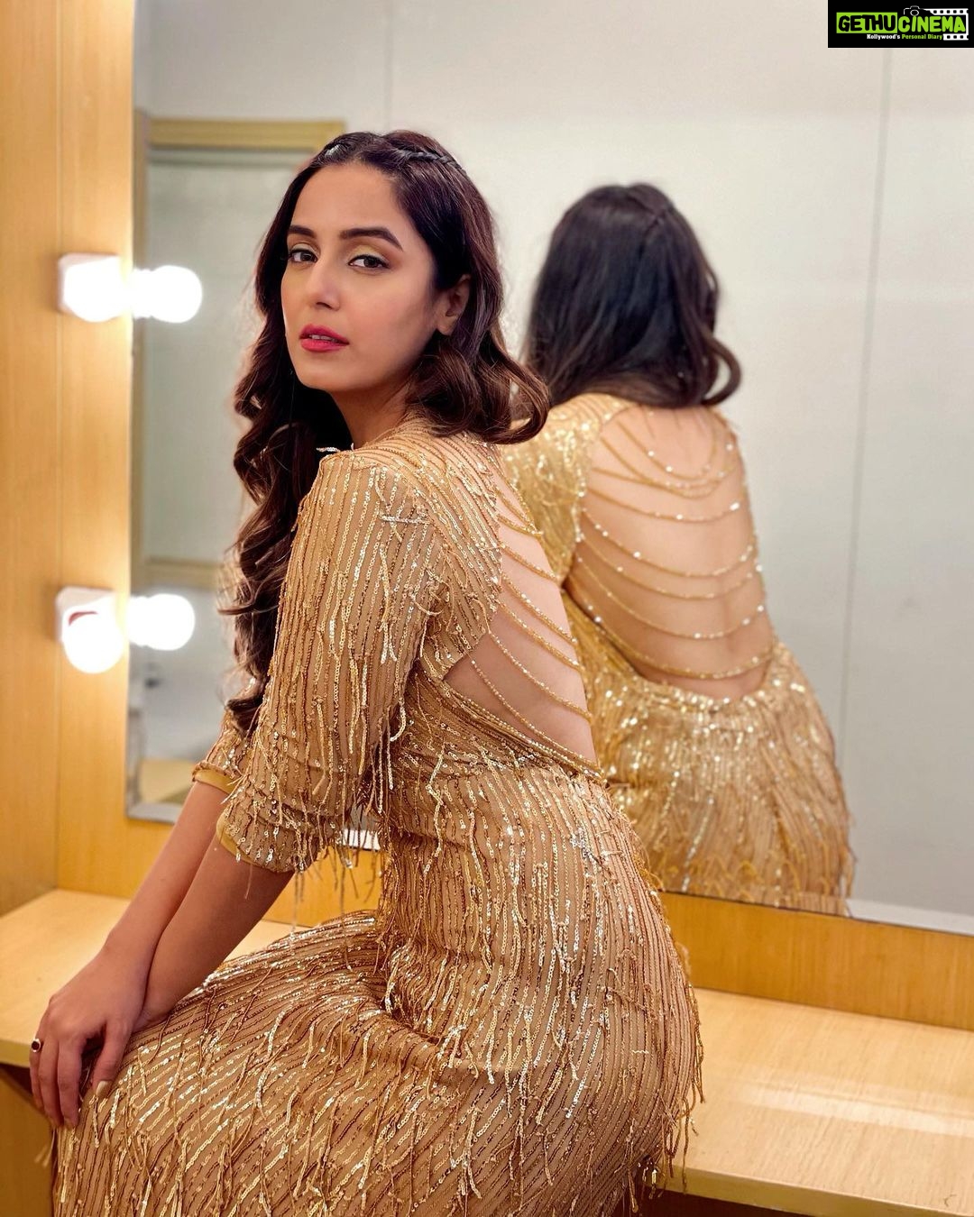 Srishty Rode Instagram - I’m Gold Baby! Solid Gold ✨ . . Styled by @sacorina