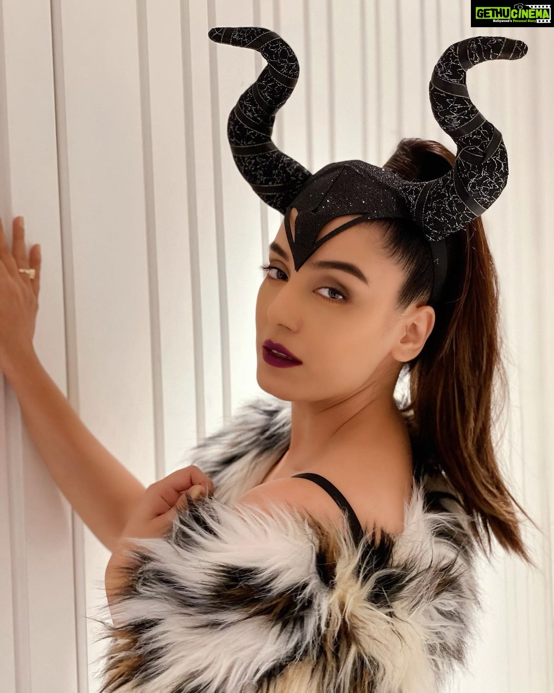 Srishty Rode Instagram - Halloo oveeee eeennnnnn 🎃