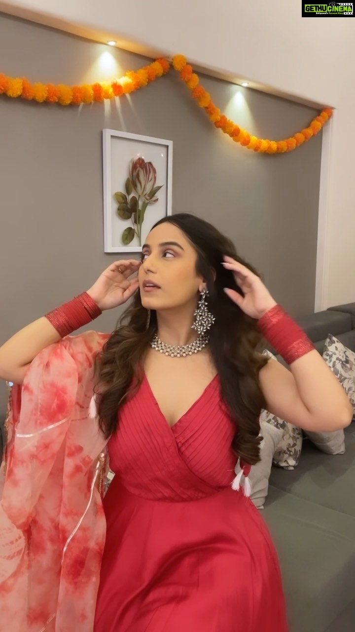 Srishty Rode Instagram - Happy Diwali 🪔❤️ . . #reels #reelsinstagram #reelitfeelit #diwali #transitionreels