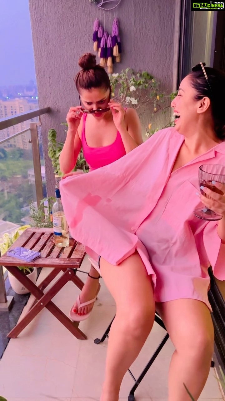 Srishty Rode - 198.4K Likes - Blooper Alert! 🚨🤣 Oops We Did It Again and Again and Again 🤣🙈 @rubinadilaik
.
.
#reels #reelsinstagram #bloopers