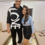 Srishty Rode Instagram - 1st Ever Crush ❤️ 1st Episode 🎬 1 Day to go 💃🏻 Happy Birthday @akshaykumar 😍❤️ Do not forget to watch #thekapilsharmashow starting tomorrow at 9.30pm only on @sonytvofficial