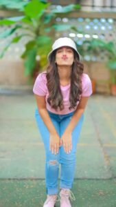 Srishty Rode Instagram - Felt Cute So I did it 😝
.
.
Video @happy_clickzz 🤪🤗
#reels #reelitfeelit #reelkarofeelkaro #trending #trendingreels #dance #dancechallenge #bahara