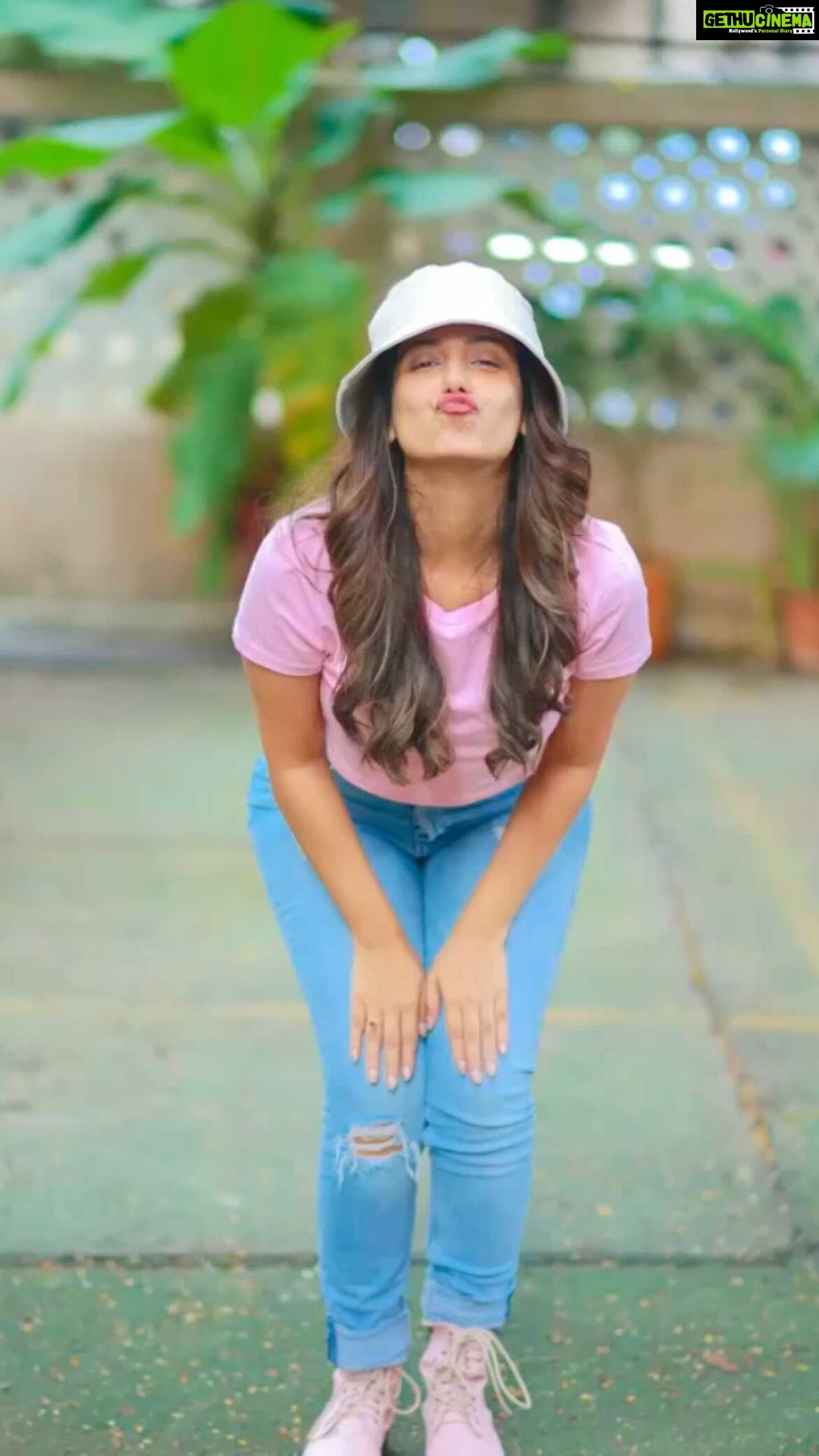 Srishty Rode - 156.5K Likes - Felt Cute So I did it 😝
.
.
Video @happy_clickzz 🤪🤗
#reels #reelitfeelit #reelkarofeelkaro #trending #trendingreels #dance #dancechallenge #bahara