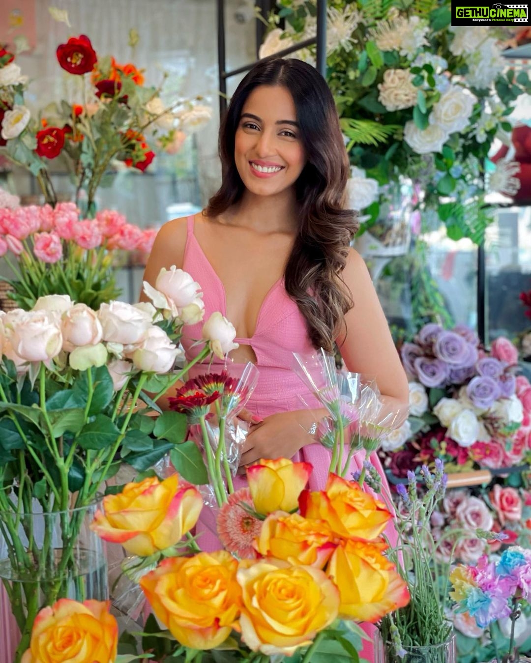 Srishty Rode Instagram - If I had a flower for every time you made me smile and laugh I’d have a garden to walk in forever 🌸