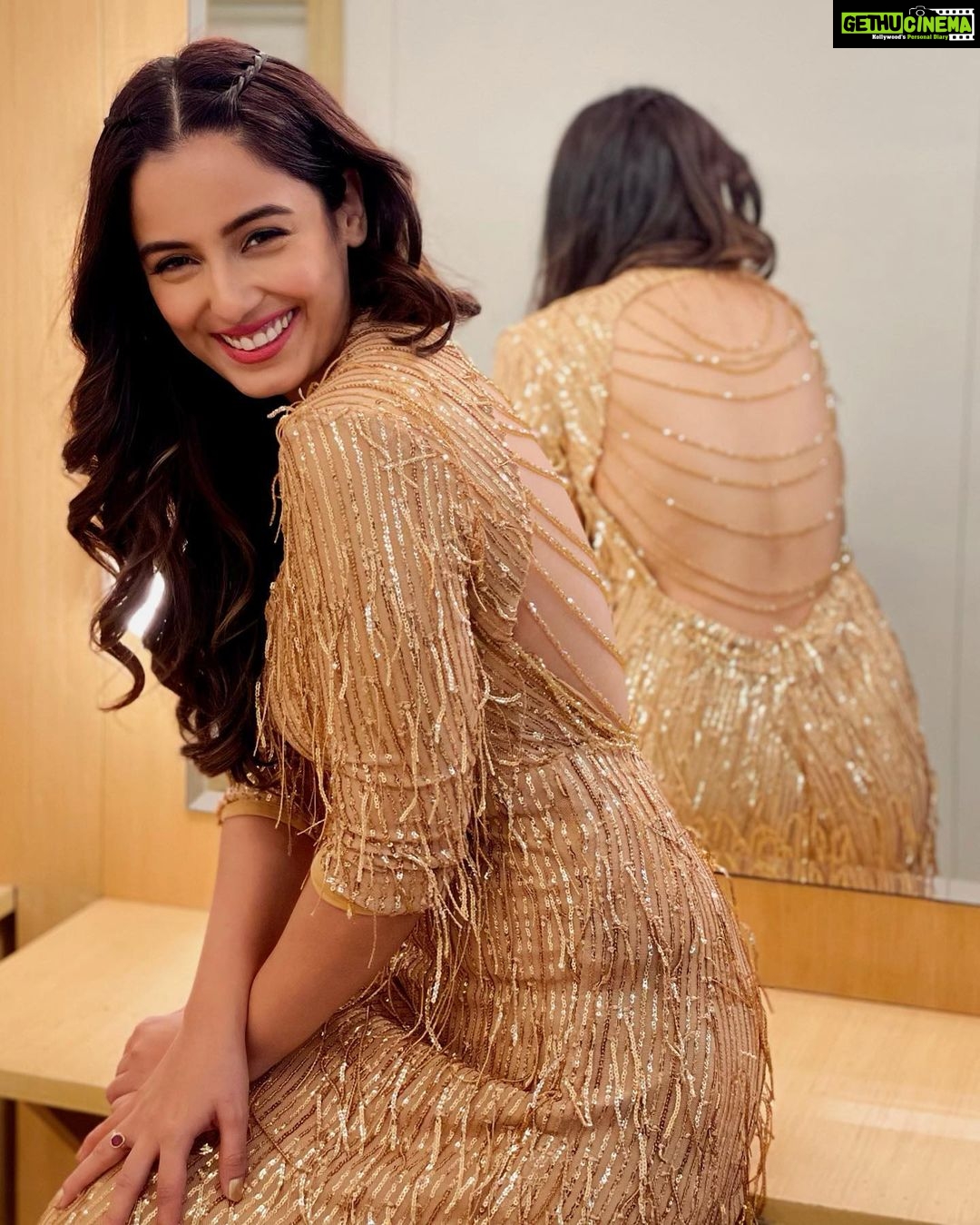Srishty Rode Instagram - I’m Gold Baby! Solid Gold ✨ . . Styled by @sacorina