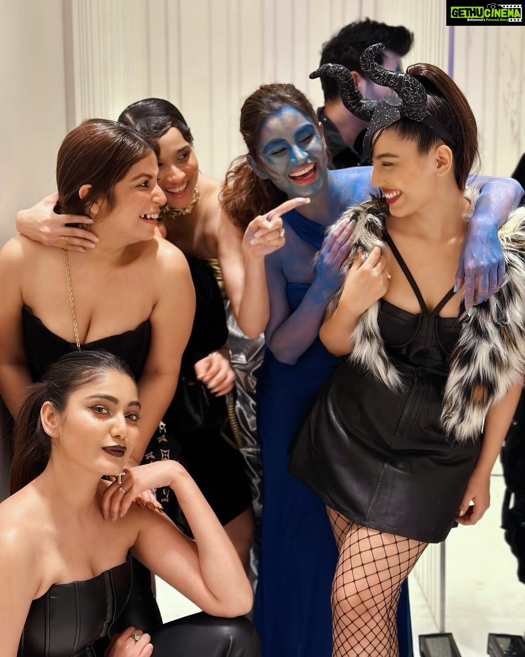 Srishty Rode Instagram - Playing The Halloween Game ! 👻🎃❤️ Thank you for hosting such a fun party @lokhandeankita @jainvick 🎃🤗😘