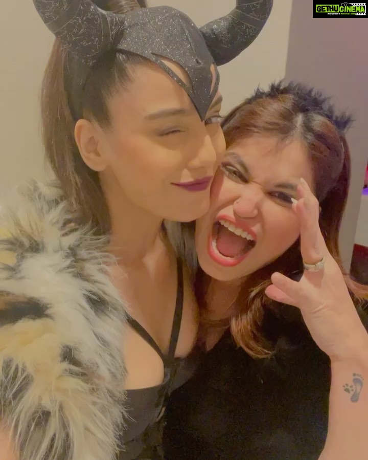 Srishty Rode Instagram - Playing The Halloween Game ! 👻🎃❤️ Thank you for hosting such a fun party @lokhandeankita @jainvick 🎃🤗😘