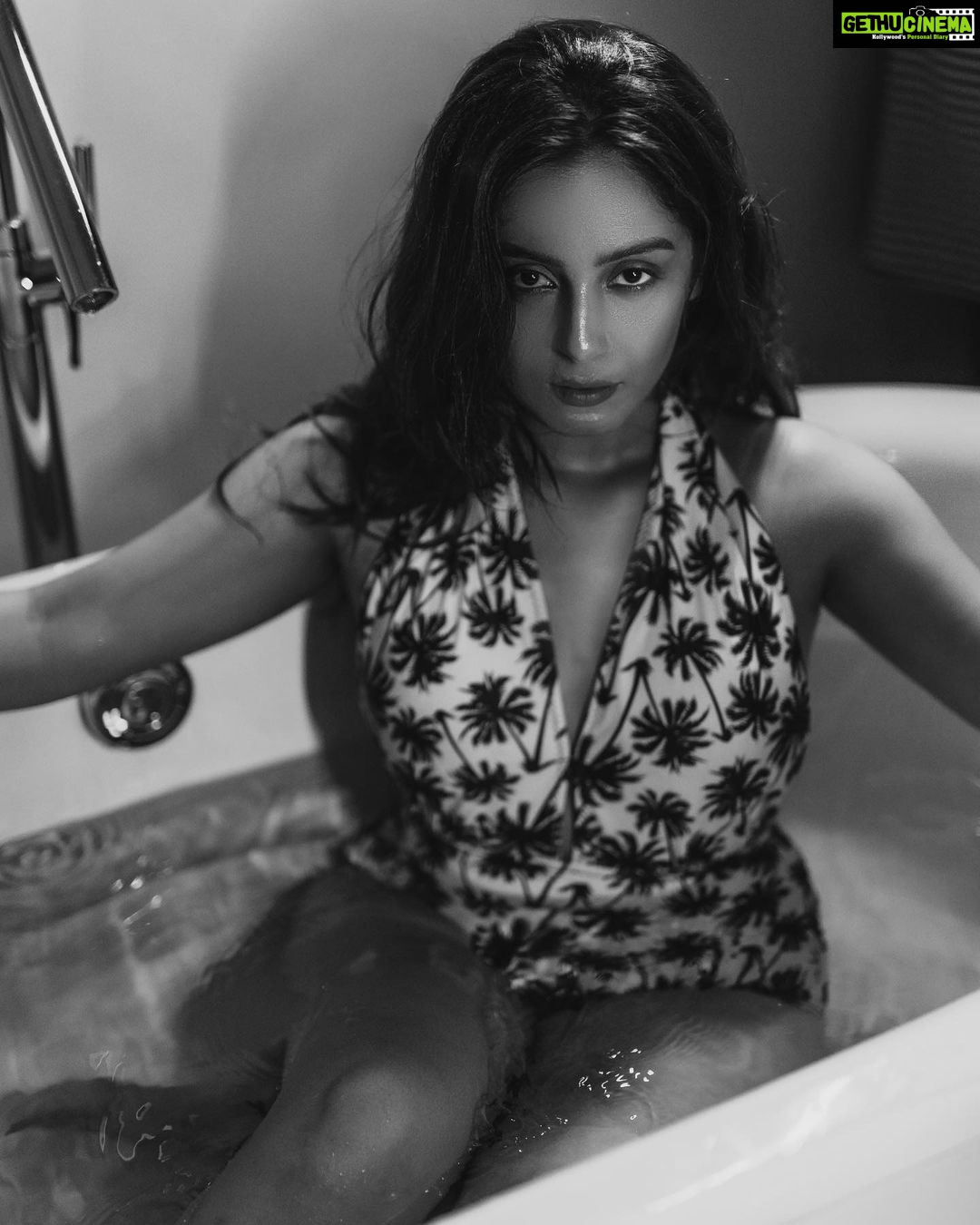 Srishty Rode Instagram - And in the end I just got a little more stronger! ALONE! . . . 📷 @pixelpassion.in