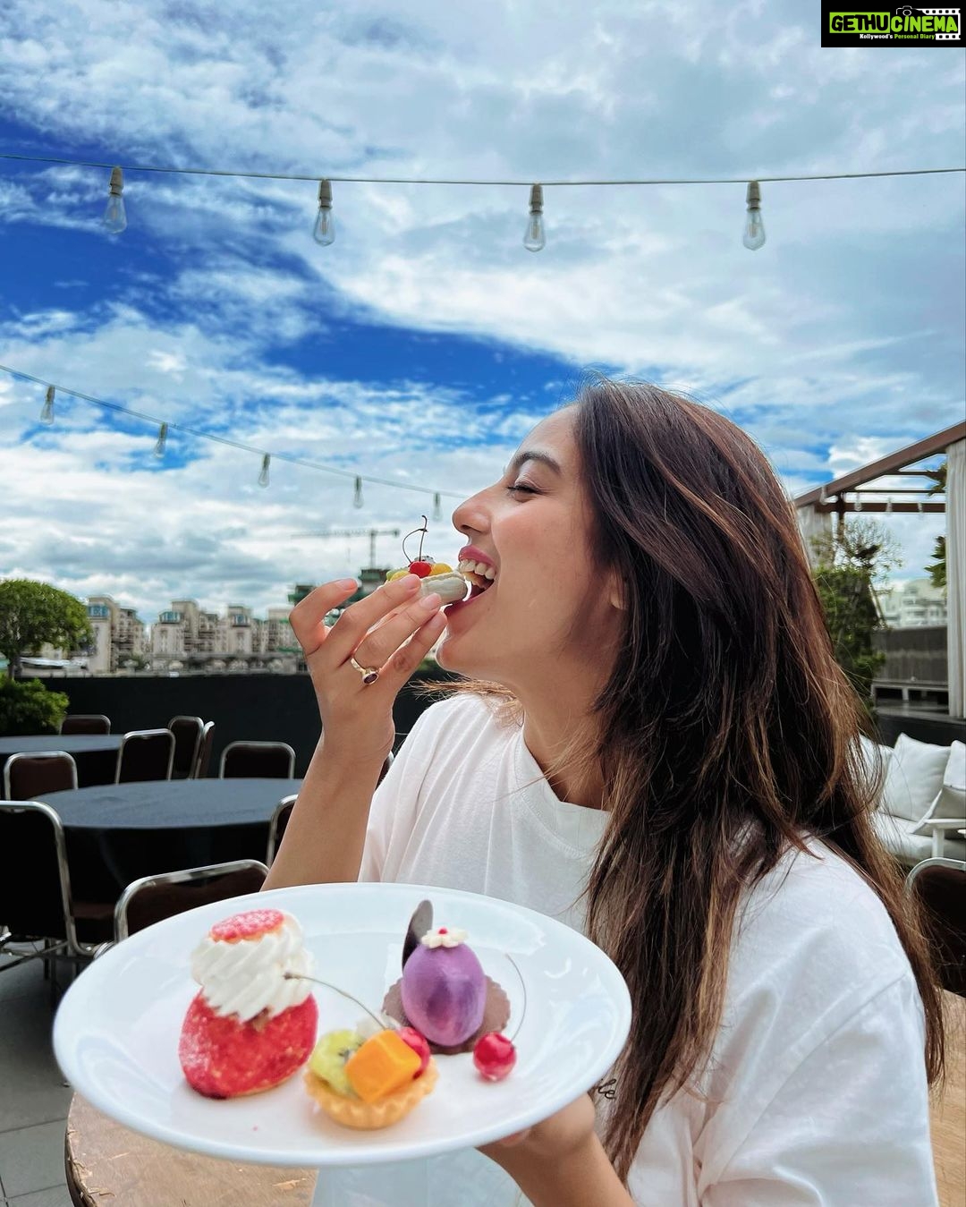 Srishty Rode Instagram - Desserts Make Everything Better 💕