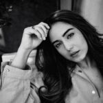 Srishty Rode Instagram - Life may be black and white at times, but it's up to us to add color to it 💫