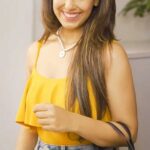 Srishty Rode Instagram – Perfect your Am to Pm skincare routine with Olay 🥰

Begin your day by applying Olay Vitamin C Super Serum and moisturiser, which goes 10 layers deep into the skin and helps decrease dark spots and pigmentation ✨ They contain Niacinamide and Vitamin C is ultra-lightweight, penetrates 10 layers deep 2X faster brings out a pearl-like natural glow from your skin’s deepest layers!

For the night, apply the Olay Retinol24 serum, which provides overnight hydration & exfoliation. Also it’s beauty sleep in a bottle ☺️

#Ad #OlayVitaminCSerum #OlayRetinol24Serum #AmPmSkincare @olayindia
