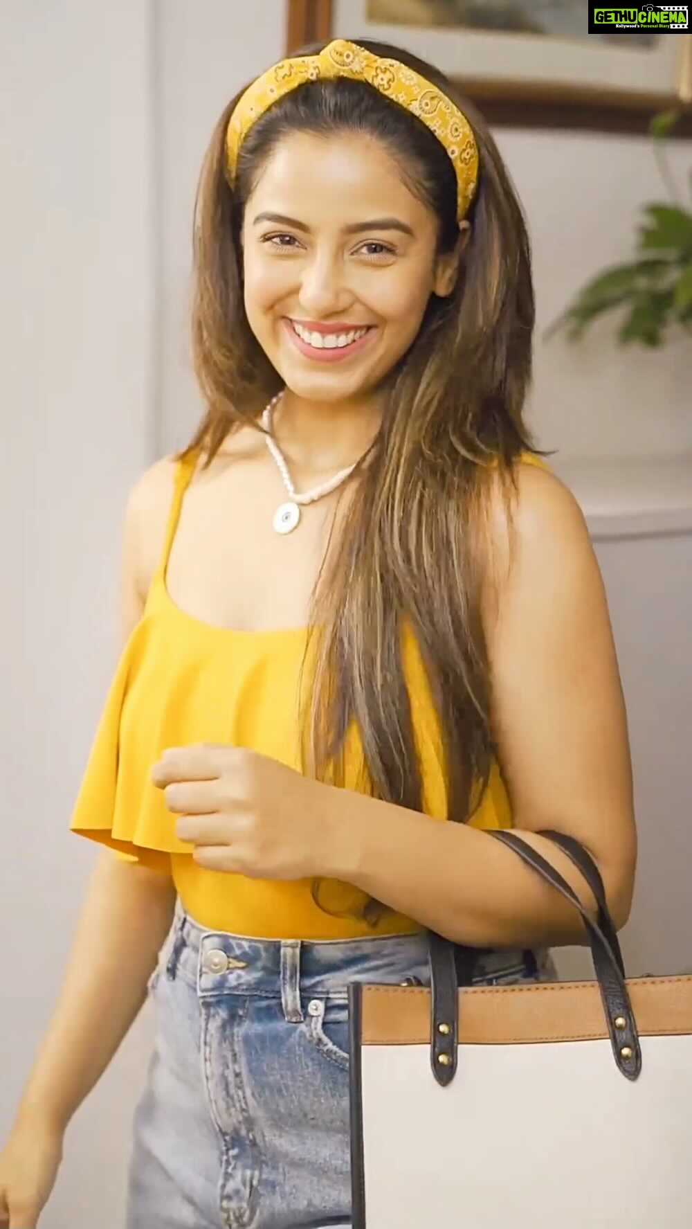 Srishty Rode Instagram - Perfect your Am to Pm skincare routine with Olay 🥰 Begin your day by applying Olay Vitamin C Super Serum and moisturiser, which goes 10 layers deep into the skin and helps decrease dark spots and pigmentation ✨ They contain Niacinamide and Vitamin C is ultra-lightweight, penetrates 10 layers deep 2X faster brings out a pearl-like natural glow from your skin’s deepest layers! For the night, apply the Olay Retinol24 serum, which provides overnight hydration & exfoliation. Also it’s beauty sleep in a bottle ☺️ #Ad #OlayVitaminCSerum #OlayRetinol24Serum #AmPmSkincare @olayindia