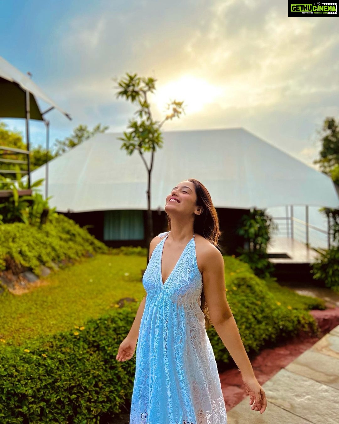 Srishty Rode Instagram - Feeling The Luxury Of Nature @dellaadventureandresorts ❣️ @jimmy_mistry Della Adventure & Resorts