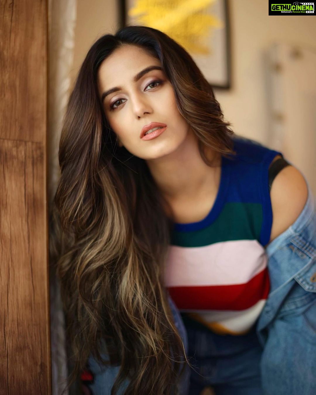 Srishty Rode Instagram - Change your thoughts and you change your world! ⚡️ . 📸 @happy_clickzz 💄 @makeupby_binjal