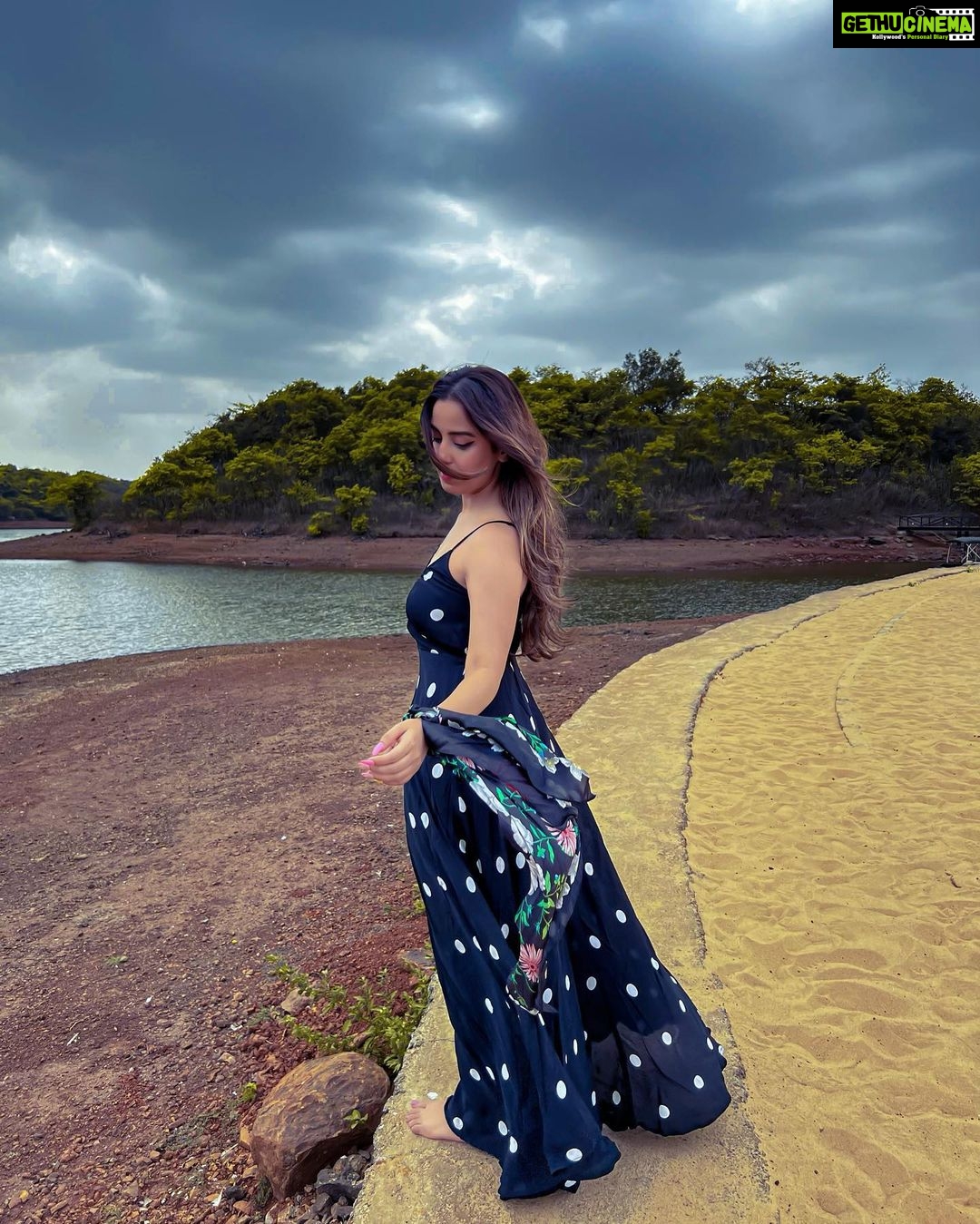 Srishty Rode Instagram - On a journey that’s unknown! Trusting Gods Plan ⚡️