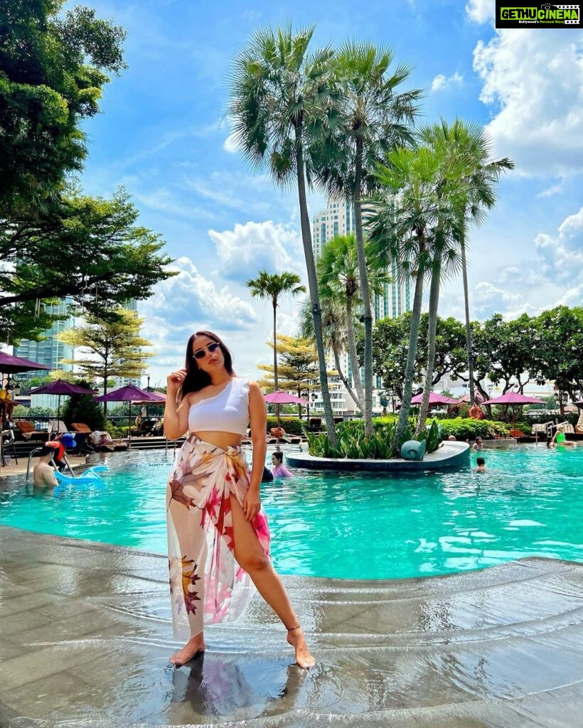 Srishty Rode Instagram - A perfect aesthetic spot , a comfortable stay and delicious food at @shangrilabkk 😍 Thank you so much for hosting me ❤️ . . #shangrilabbk #shangrilamoments #yourshangrila Shangri-La Hotel, Bangkok