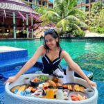 Srishty Rode Instagram - Never too cool for Breakfast in Pool 😍 Kickstarting my morning with this scrumptious floating breakfast at @novotelphuketvintagepark ❤️ Novotel Phuket Vintage Park