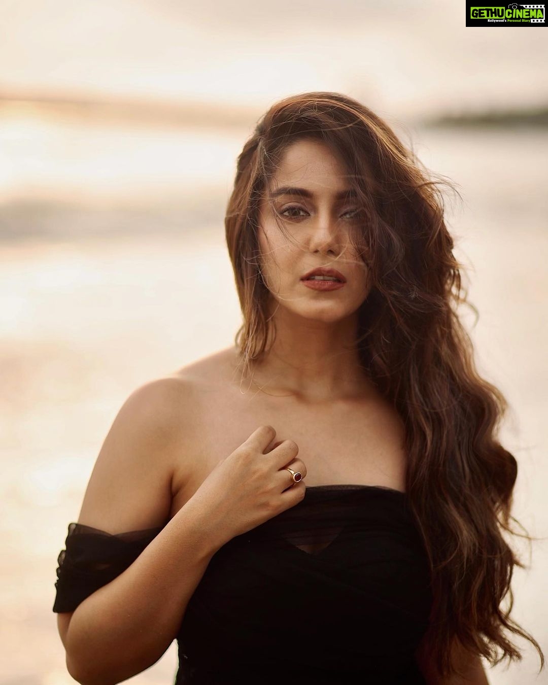 Srishty Rode Instagram - Set Yourself free 🦋 . . @happy_clickzz ❤️
