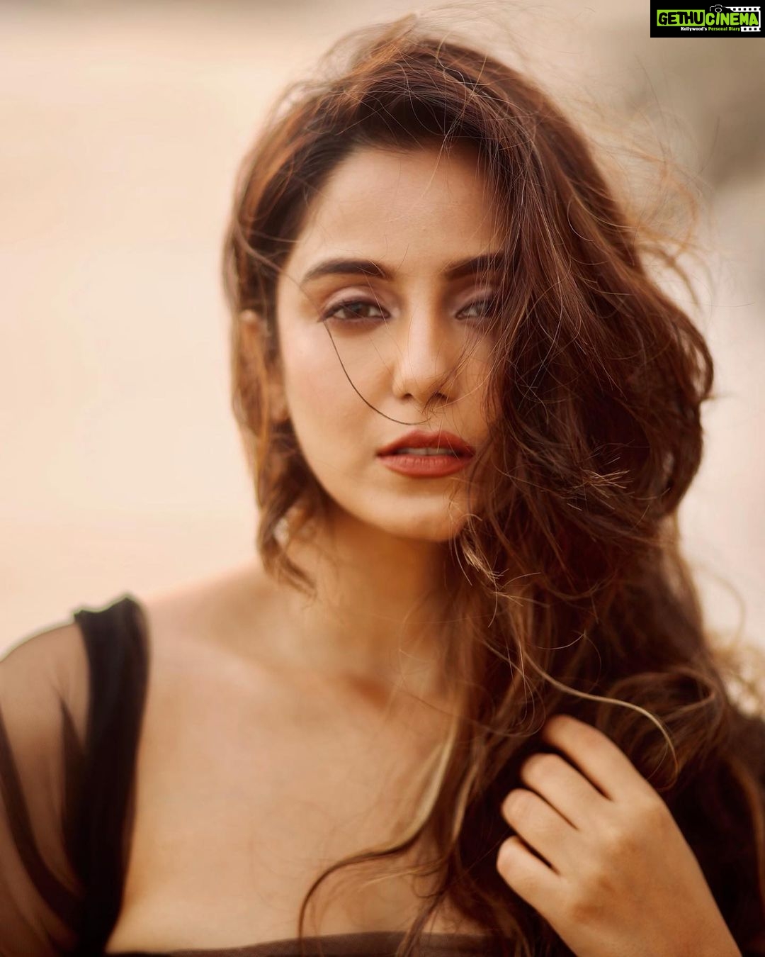 Srishty Rode Instagram - Set Yourself free 🦋 . . @happy_clickzz ❤️