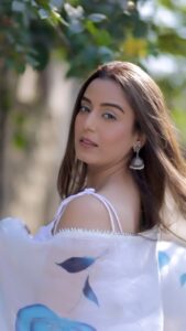 Srishty Rode Instagram - ख्वाहिश 🕊
.
.
.
.
🎥 @happy_clickzz 
.
.
#reels #reelsinstagram #kahanisuno #reelitfeelit  #reelkarofeelkaro