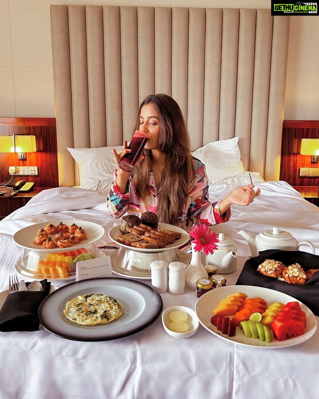 Srishty Rode Instagram - What Do You Think I Began With? My Amazing Breakfast In Bed @westinpune ❤️🌸 The Westin Pune Koregaon Park