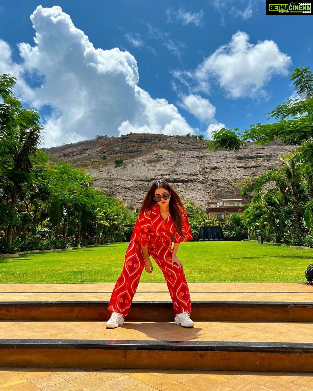 Srishty Rode Instagram - It Feels Good To Be Lost In The Right Direction ๐งกโค๏ธ Thank you @dellaadventureandresorts @jimmy_mistry for this beautiful experience ๐๐ Della Adventure & Resorts