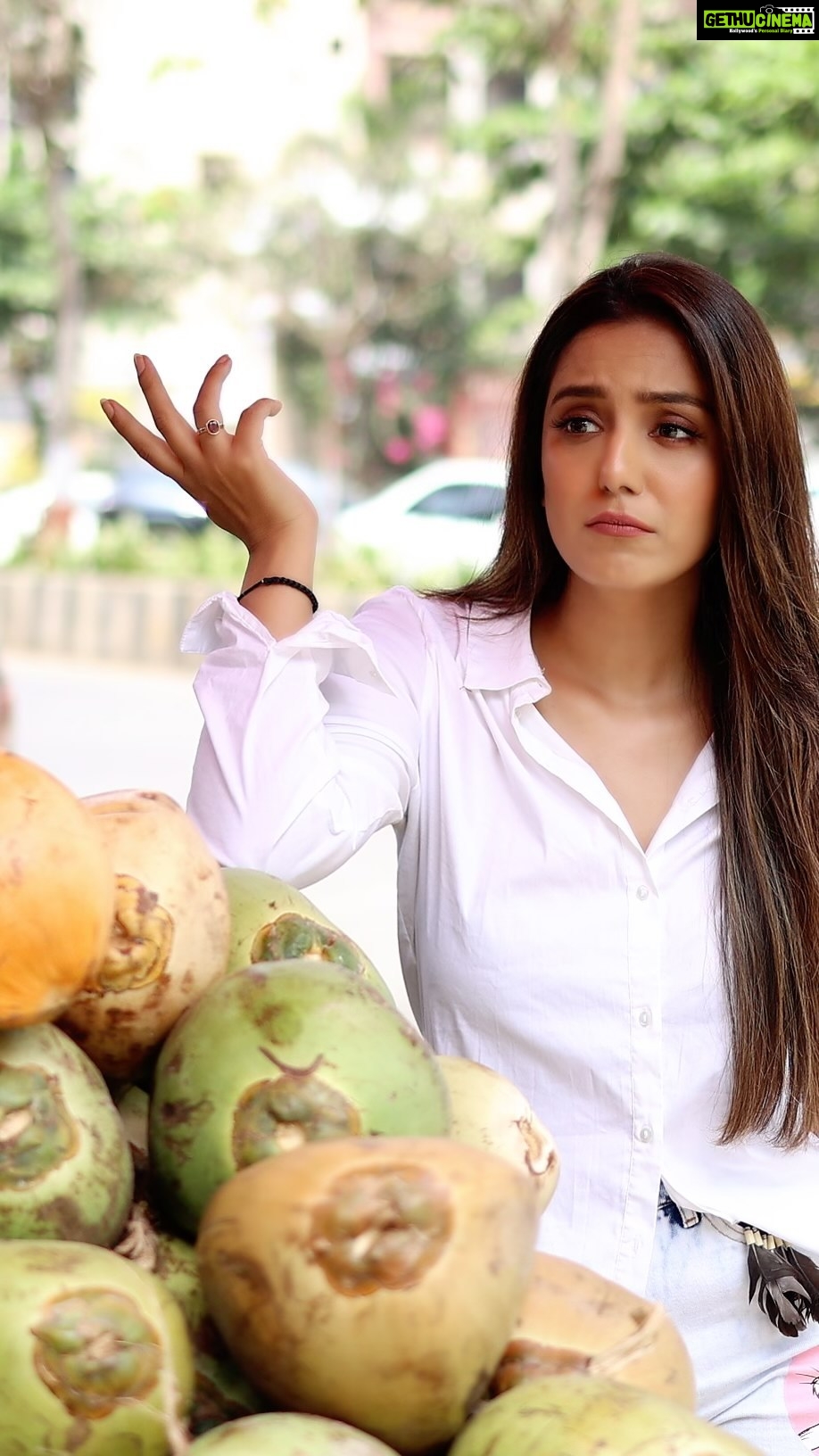 Srishty Rode Instagram - My morning refreshing routine with all natural Coconut water from @countrydelightnatural that's sourced from the coconut city Pollachi, it is infused with antioxidants, natural electrolytes & packed with inmunity boosters! Containing approx 300 ml of fresh tender coconut water, this delicious natural drink is a must have this summer season. Also it is packed, sealed safely to avoid contamination and making it easy to consume! Check out @countrydelightnatural ‘s page for more info on their subscription plans and get it delivered to your doorstep safely. #NaturallyAchaNaturallySacha #IndiasBestTenderCoconut #CountryDelightCoconutWater #CoconutWater #Fresh #Healthy #Natural #SummerDrink #Collab