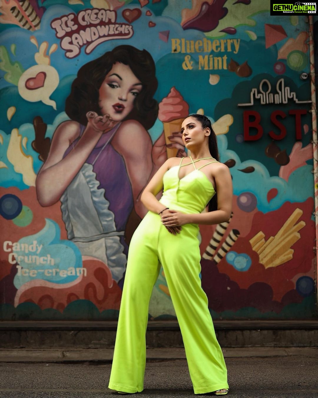 Srishty Rode Instagram - I’m not a Princess I don’t need saving, I am a Queen I got this shit! . . 📸 @happy_clickzz 💄 @makeupbymehzabeen Hair :- @makeoverbyheenakhan