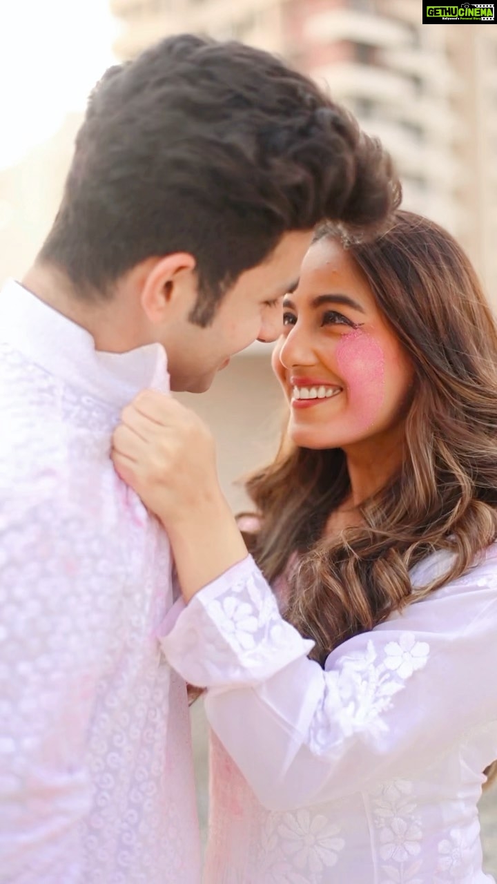 Srishty Rode - 88K Likes - HAPPY HOLI EVERYONE ❤️
Mixing the concept of holi with this magnificent song just felt right 💯 ( we’re so filmy na 🤪🙈)
Also shooting with this cutie was sooooo much fun ❤️@thakkarjigar111 (dono ki mulakaat nasheeli 🤪)
Do let us know what do you guys think of this one? 😋
Shot by :- @happy_clickzz (my favourite boy! Super Talented and hard working! The bestttt ⭐️)
@aliaabhatt @shantanu.maheshwari @saregama_official @neetimohan18 @bhansaliproductions @ajaydevgn @iamkrutimahesh
#reels #holi2022 #merijaan #trendingreels #explore #instagram #srishtyrode #jiggarthakkar #gangubaikathiawadi #aliabhatt #reelitfeelit #reelkarofeelkaro #trending #ReelHoliParty #ReelsPeHoli #HappyHoli #HoliHai #ReelHoliChallenge #IndianTVFiesta