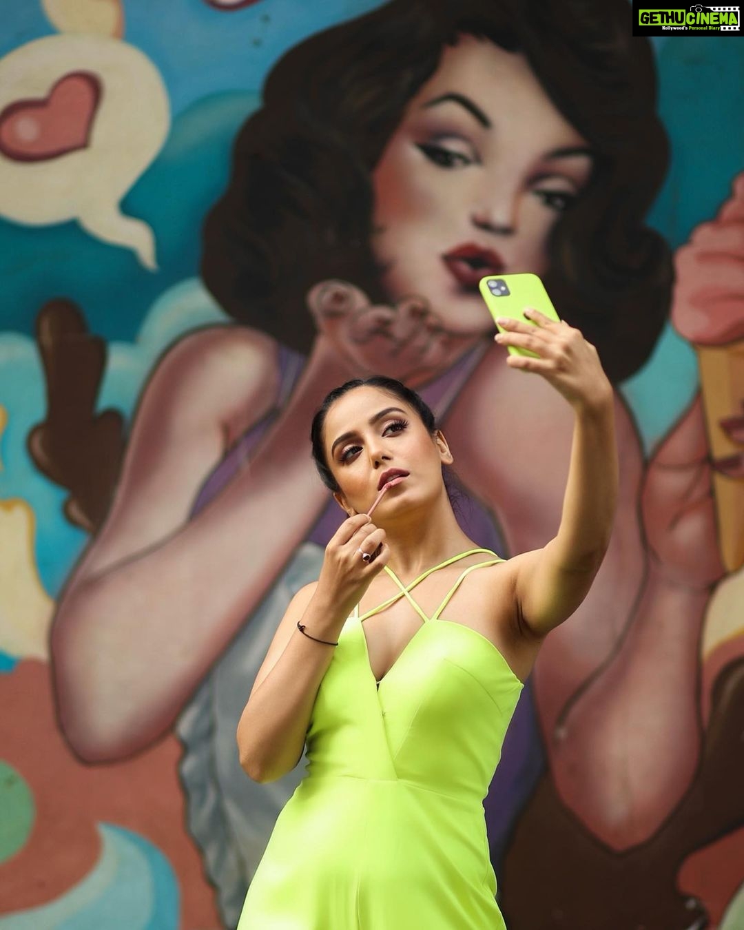 Srishty Rode Instagram - I’m not a Princess I don’t need saving, I am a Queen I got this shit! . . 📸 @happy_clickzz 💄 @makeupbymehzabeen Hair :- @makeoverbyheenakhan