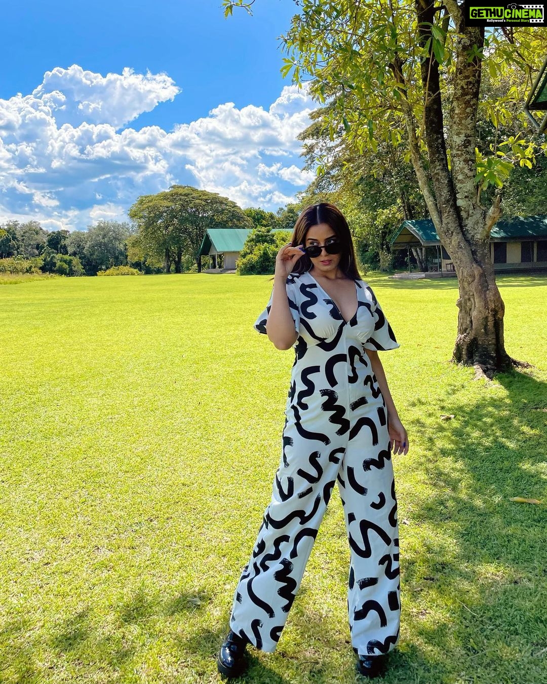 Srishty Rode Instagram - In the midst of nature's beauty, waiting for the magic of the wild to unfold 🦓 Outfit @veromodaindia . . Use VMxSrishty10 to get an additional 10% off on www.veromoda.in . On Safari With :- @governorscampcollection #governorscampcollection @goldcoastfilmsofficial #VEROMODAIndia #VEROMODATravelDiaries #VEROMODAItsMe #VEROMODAWomen #VMxSrishty #VMSS23 Massai Mara Kenya