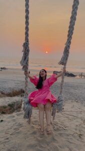 Srishty Rode Instagram - Khudi se maine ishq kiya re 💕
.
.
.
.
.
.
.
.
#reels #reelsinstagram #reelitfeelit #reelkarofeelkaro #jiyare #trendingreels #trending #sunset #beachvibes #beachsunset