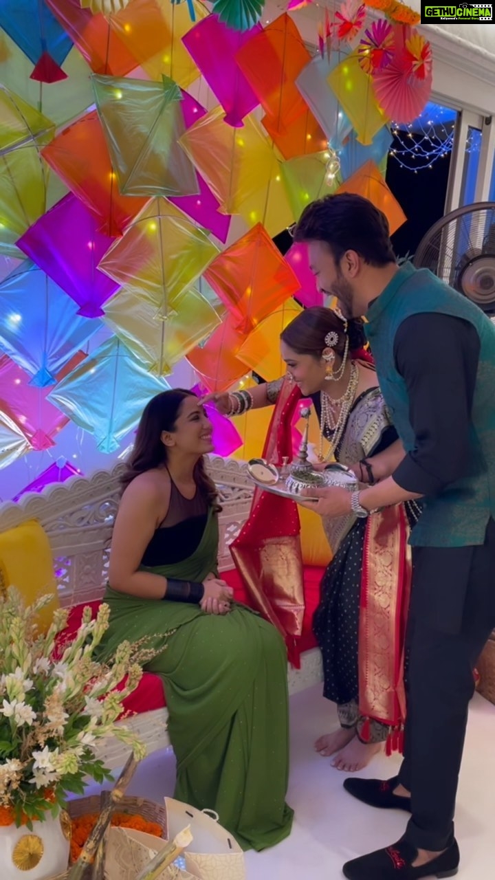 Srishty Rode Instagram - How You Guys Manage To Do This Every Single Time ❤️ this was such a great MakarSankranti evening! Thank you for making me a part of this and feeling so special 😍 love you guys 💞