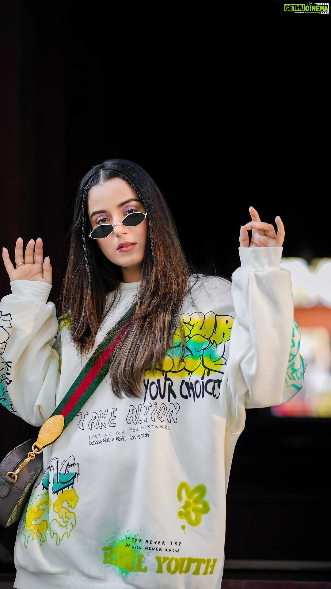 Srishty Rode Instagram - Hold Up ⚡️ 🎥 @simrangill_photography . . . . #players #reels #reelsinstagram #reeitfeelit #reelkarofeelkaro