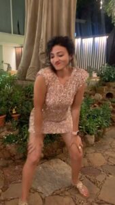 Suhasi Dhami Instagram - Sparkling night 🌙 💫 

#reel #reelsinstagram #reelitfeelit #feelitreelit #reel2022