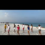 Suhasi Dhami Instagram - Reminiscence of fun times !!! #dance #maldives #funwithfriends #traveldiaries Emerald Maldives Resort & Spa